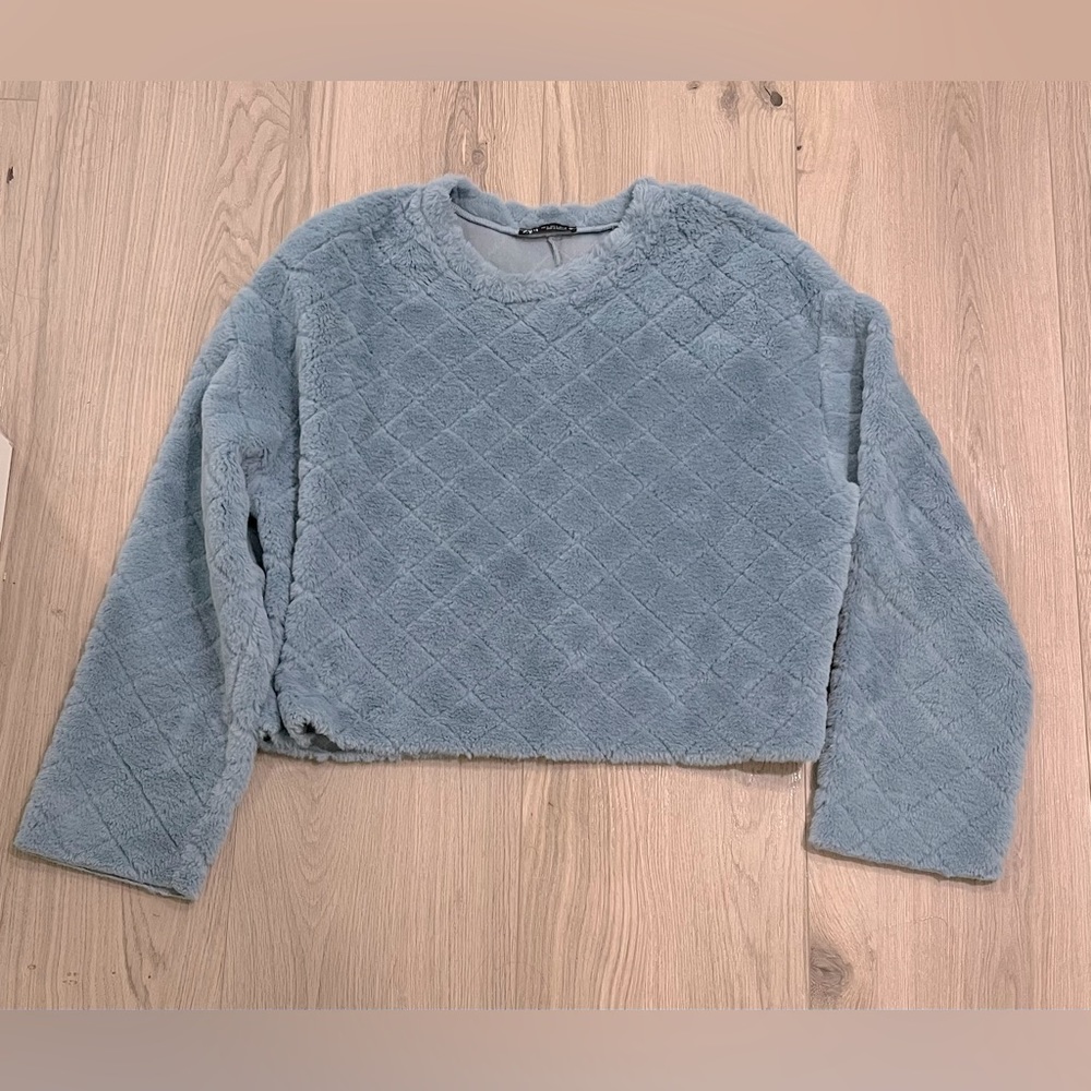 Zara cropped sweater size L